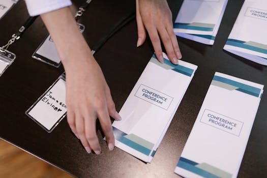 couples networking during a wedding planning workshop