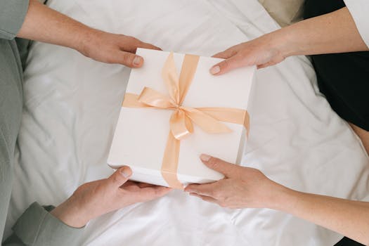 couple creating their gift list